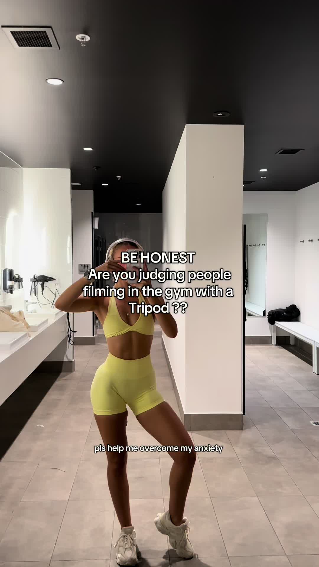 @glowupwithririi x