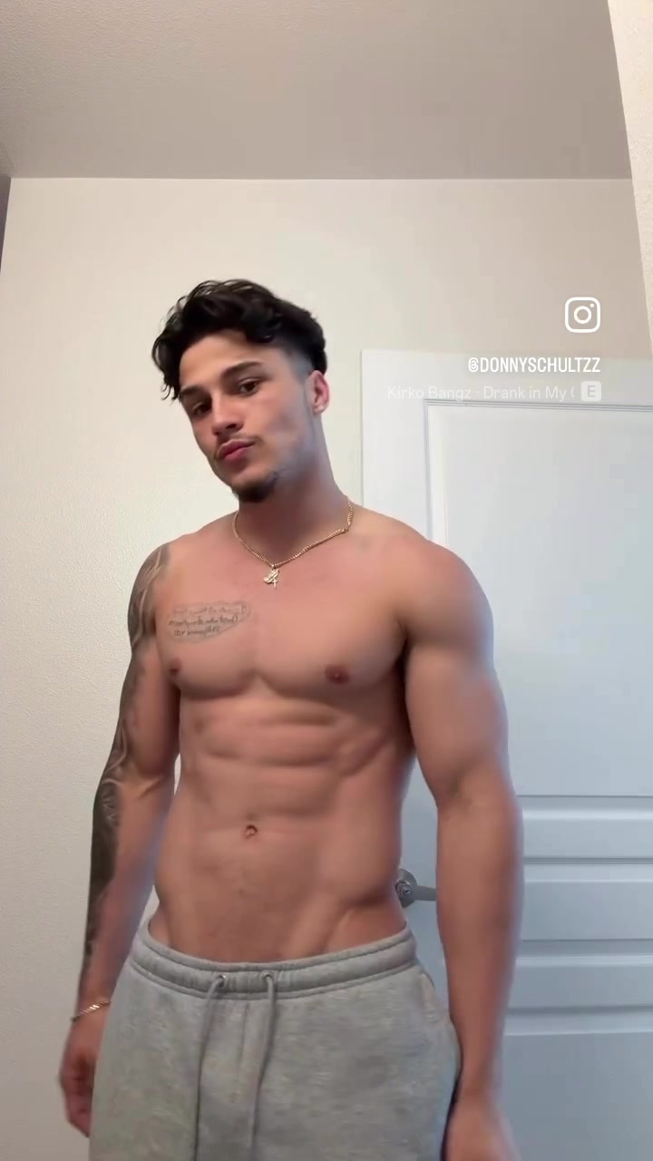 @GayMomentsTiktok