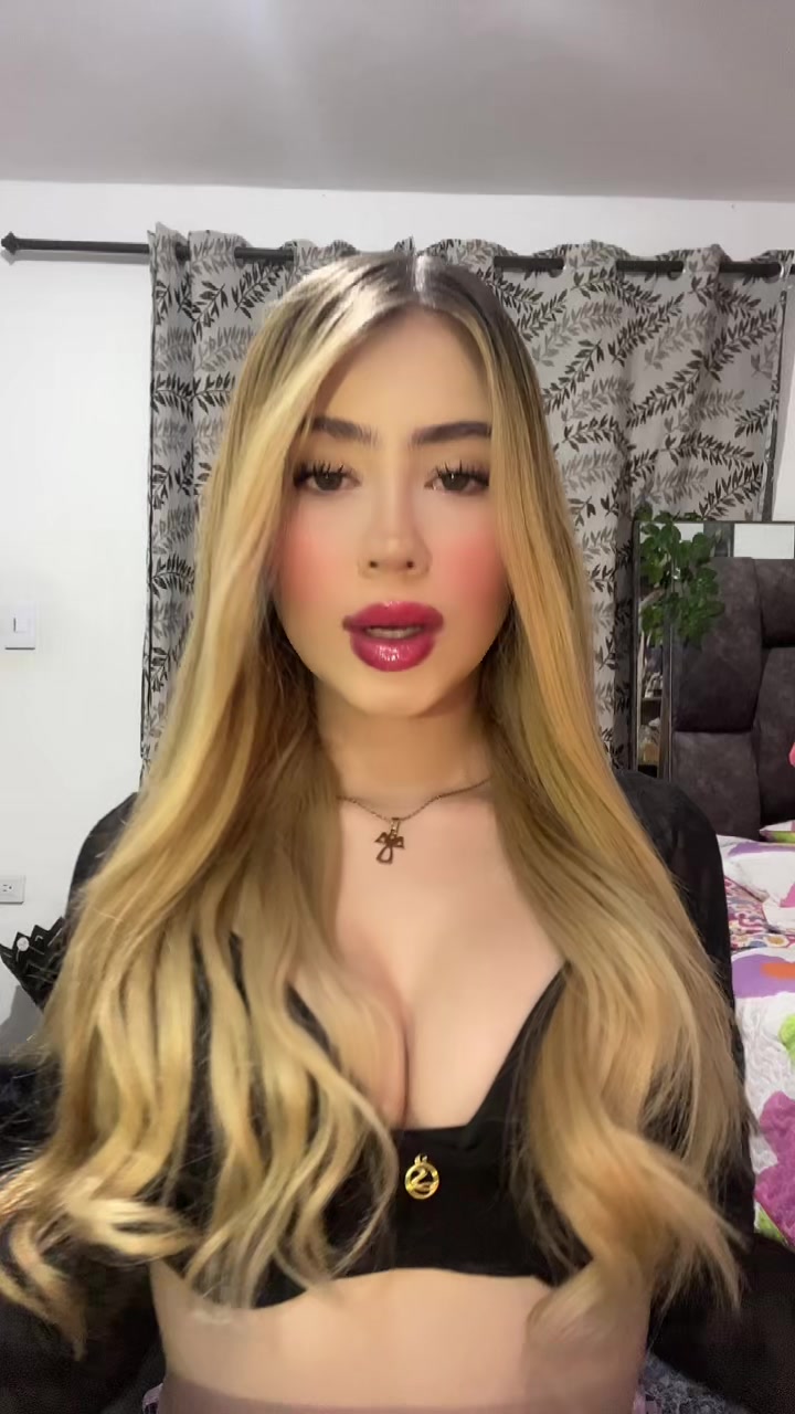 @𝒮ℴ𝒻𝒾 👱🏻&zwj;♀️💕