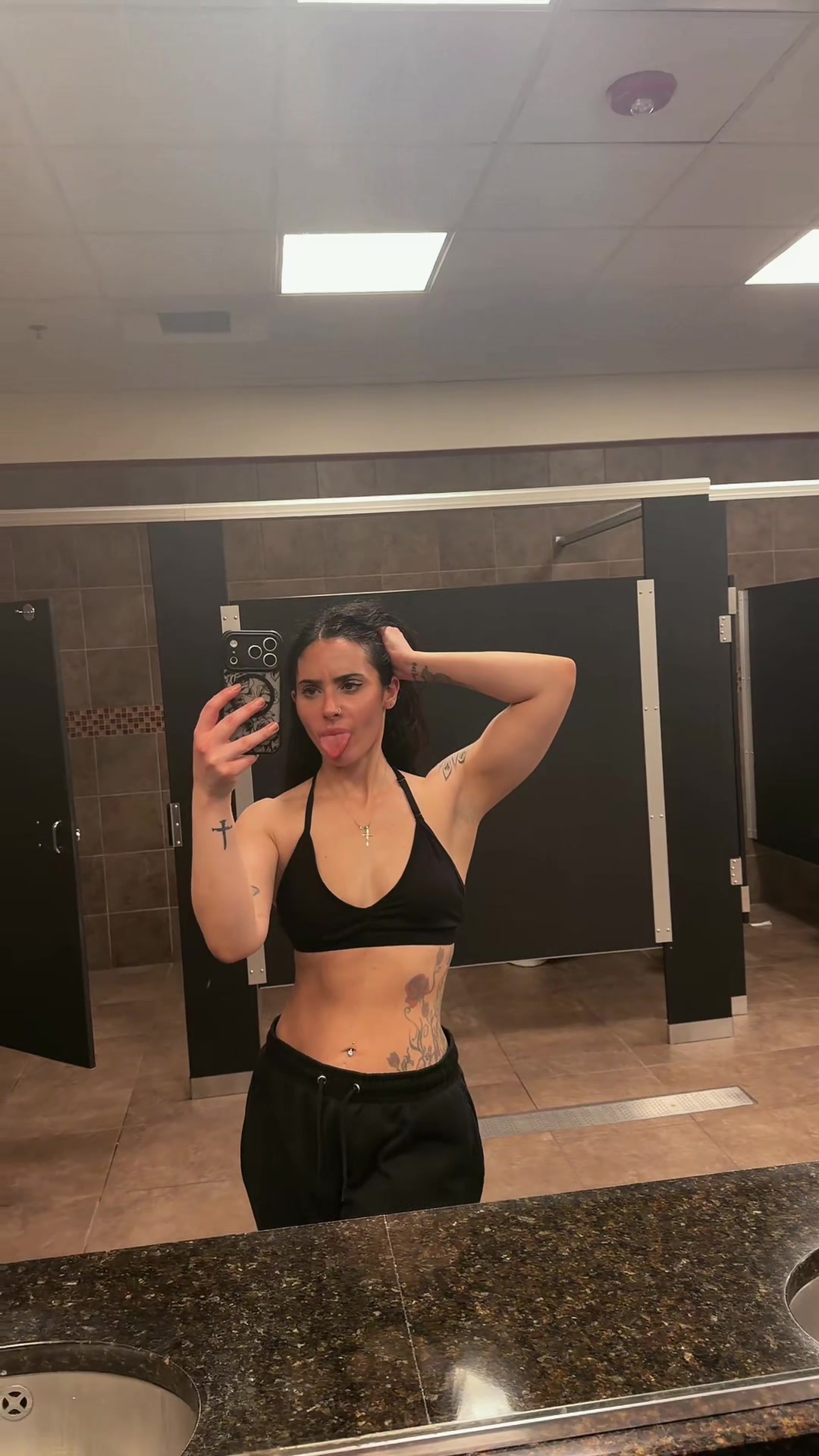 @zarinabae