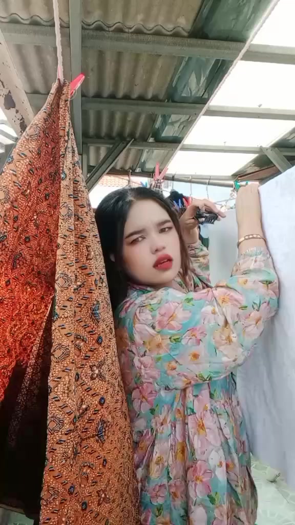 @dindaghaniya
