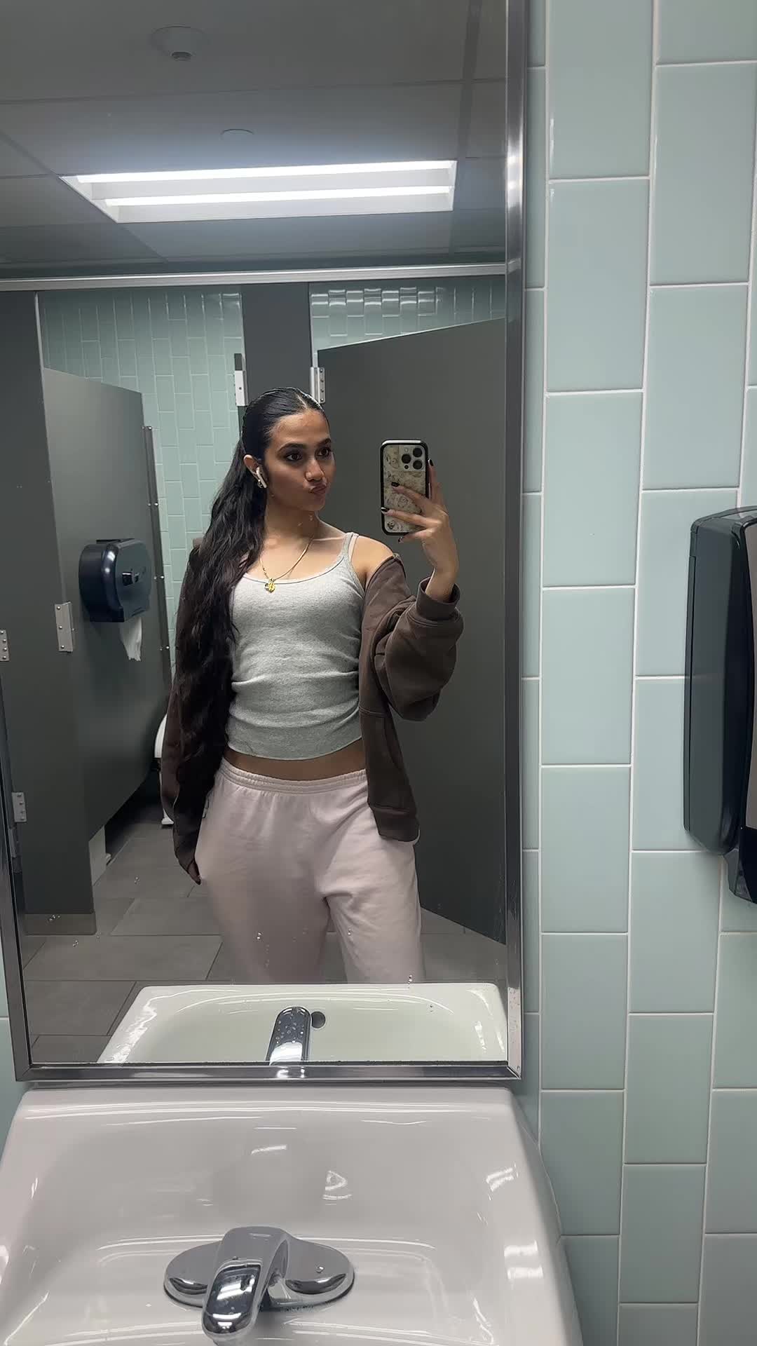 @glitterybarrf