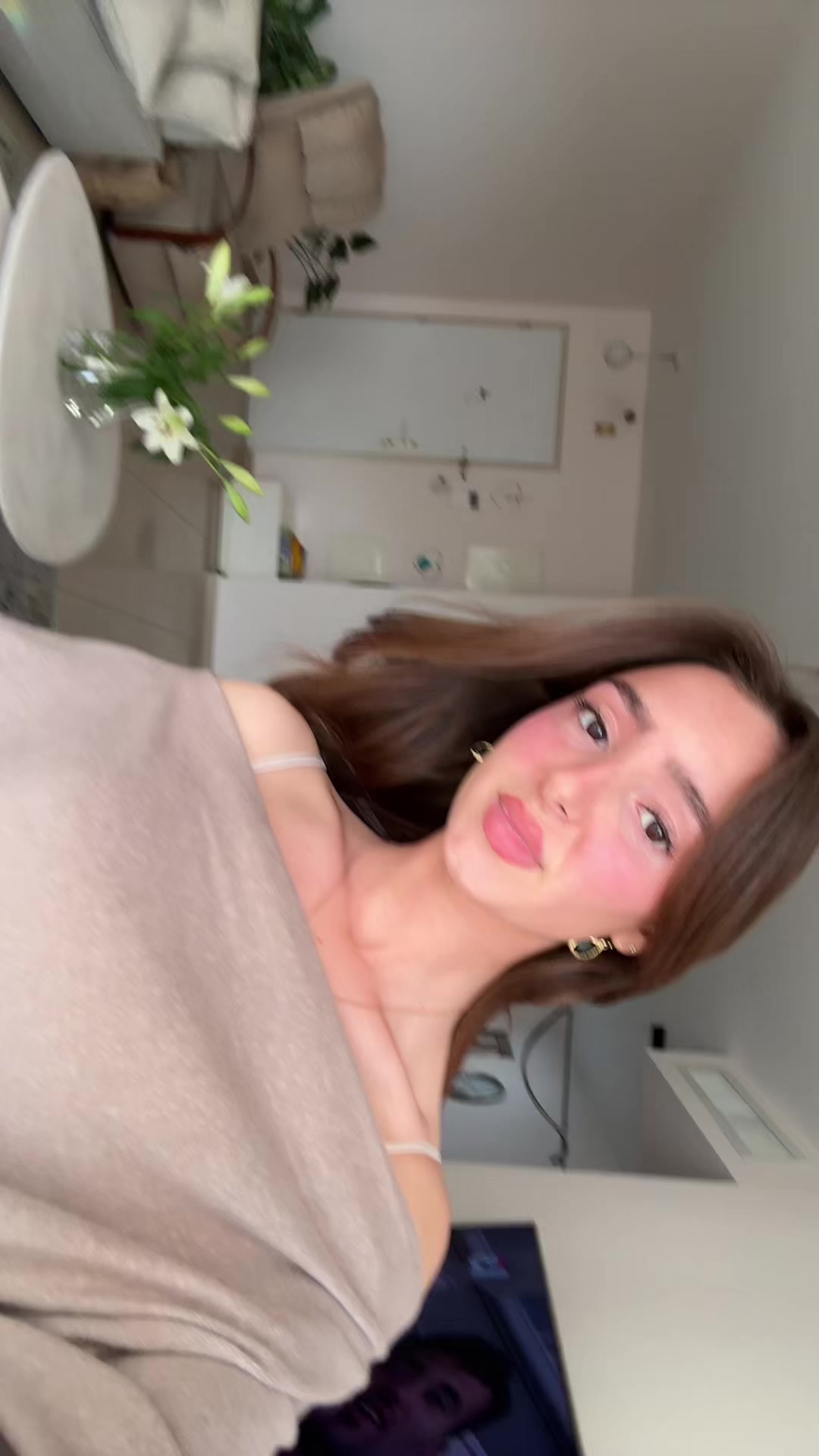 @roni 🍒