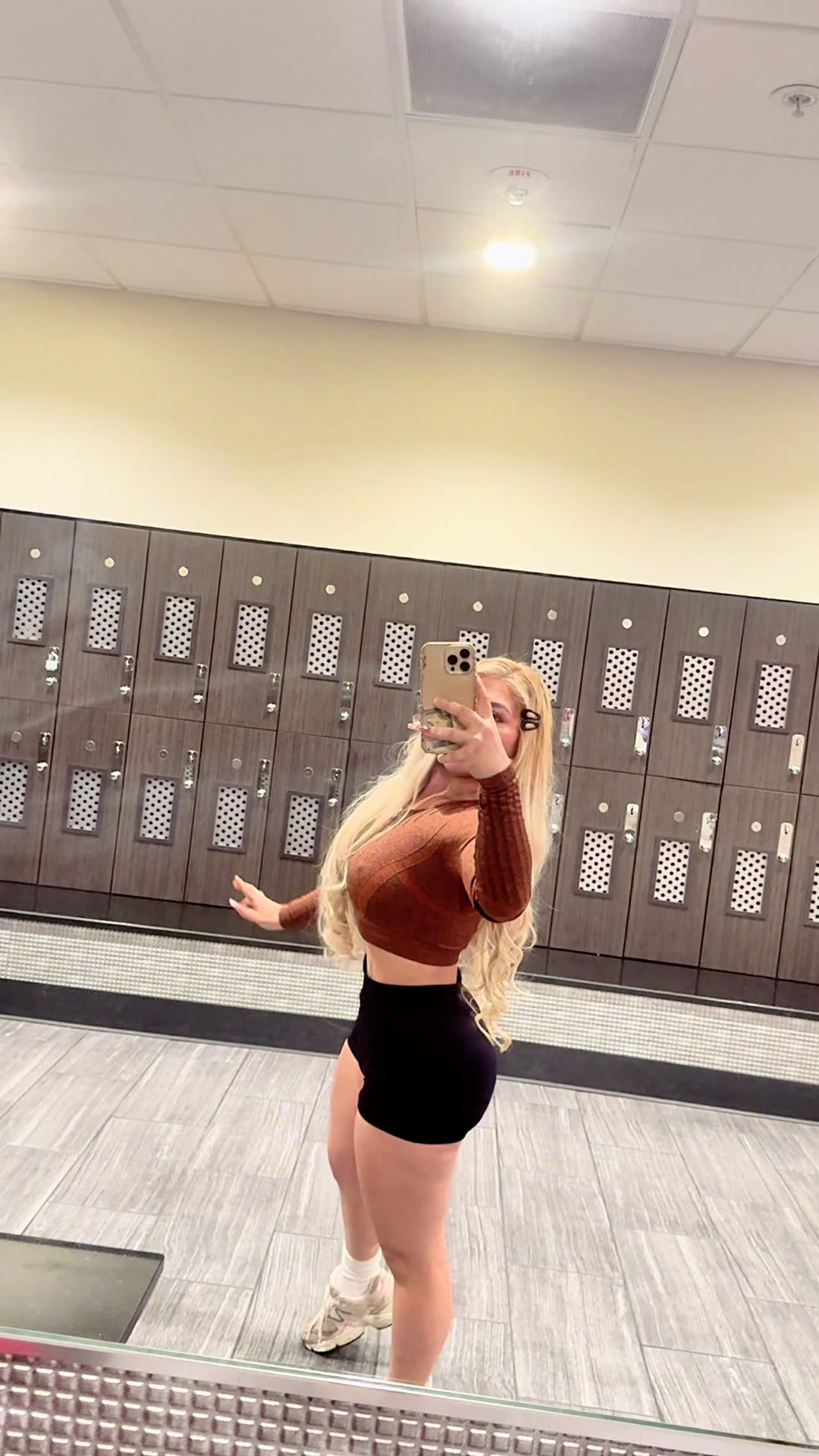 @La__22_