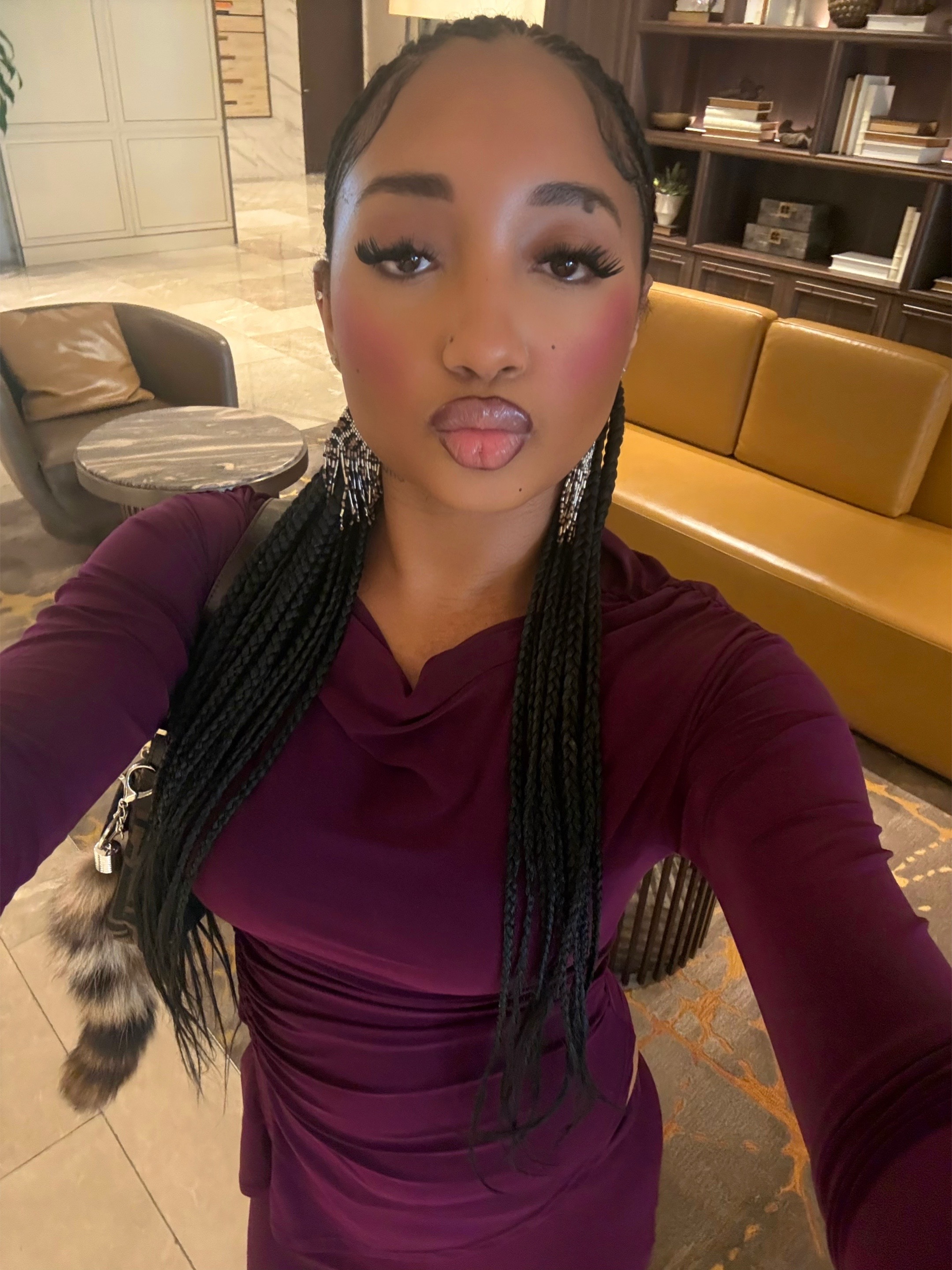 @nia