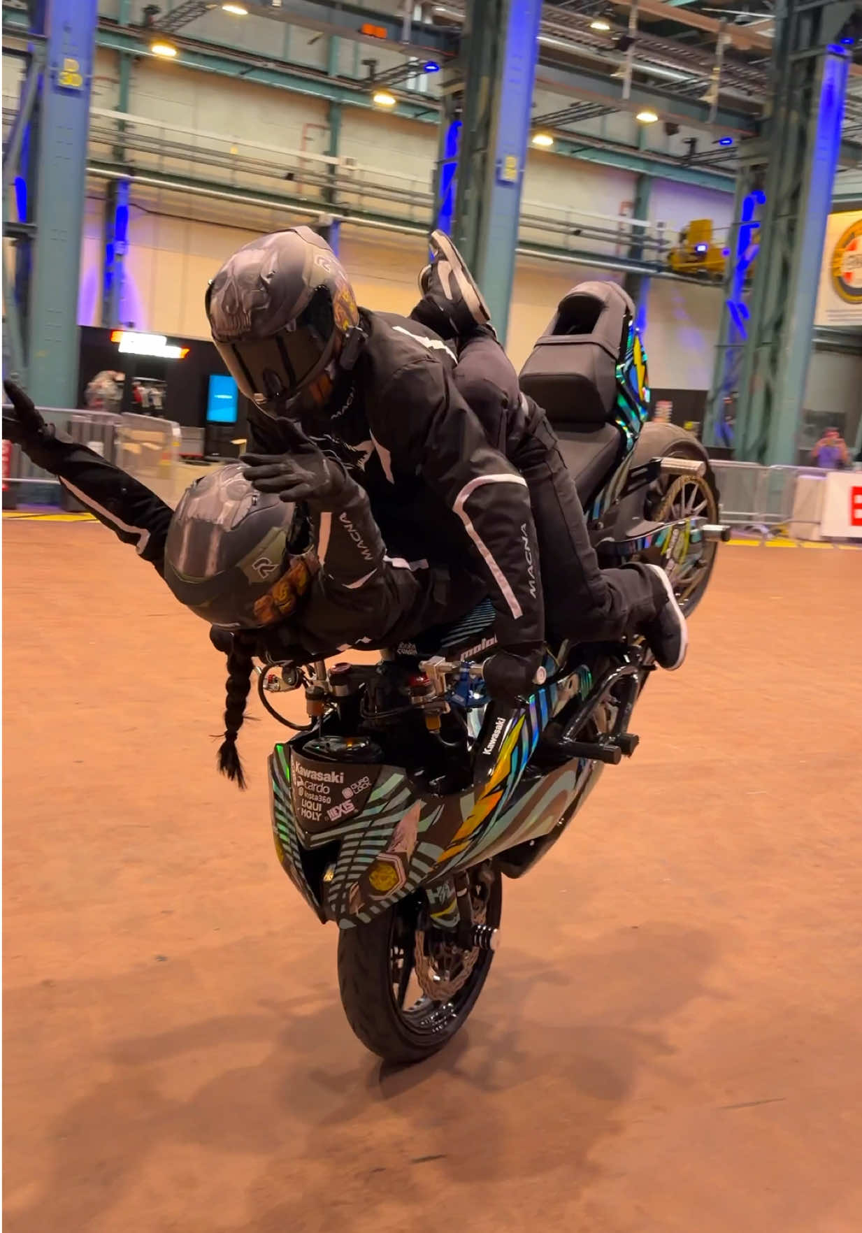@Michi_stuntrider