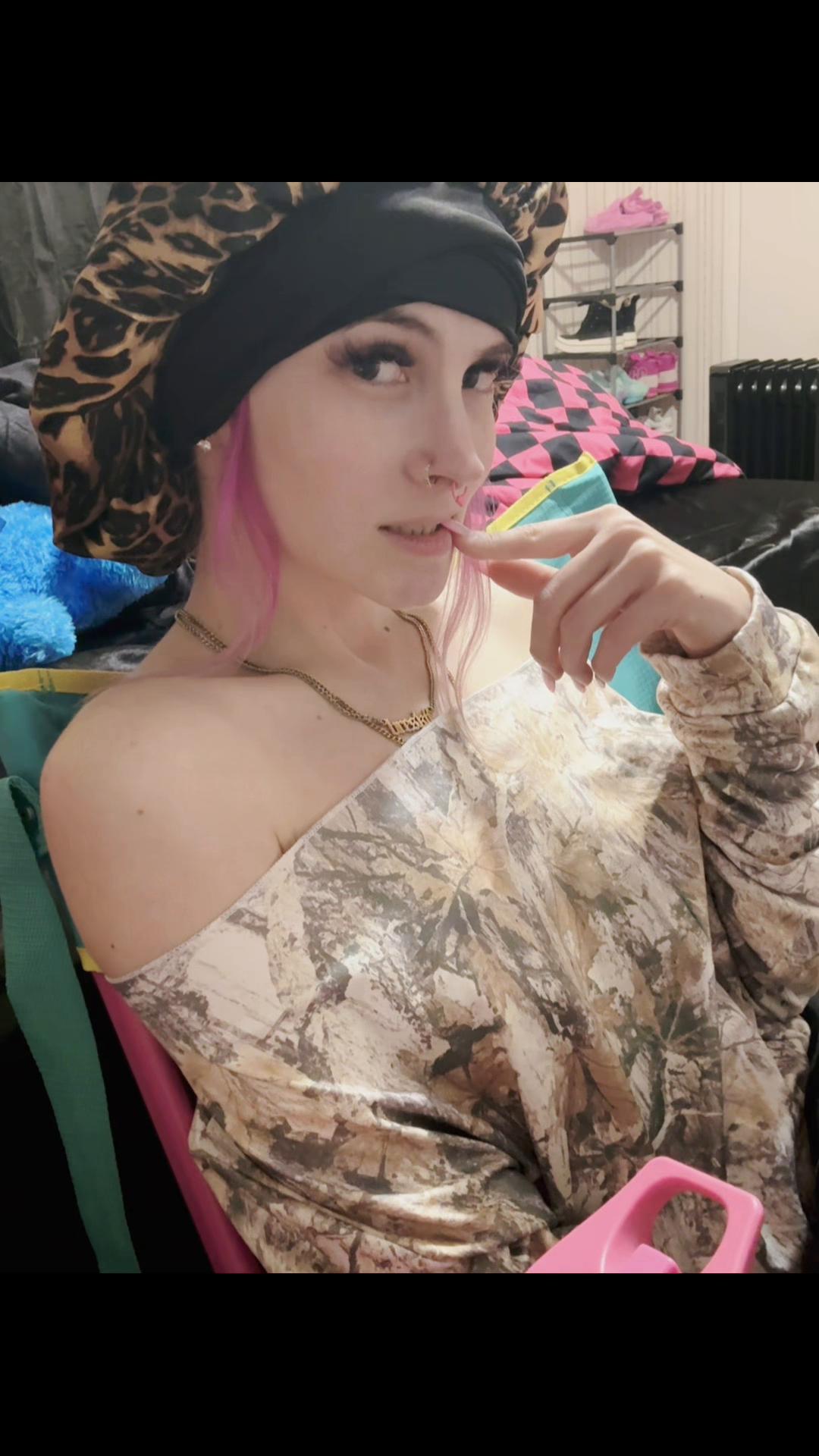 @𝚋𝚛𝚎𝚜𝚔𝚒𝚒
