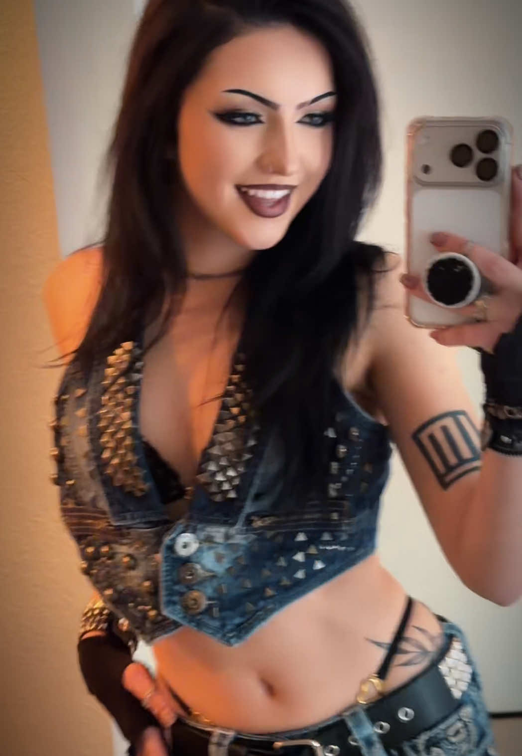 @𝔪𝔞𝔦𝔩𝔢♡