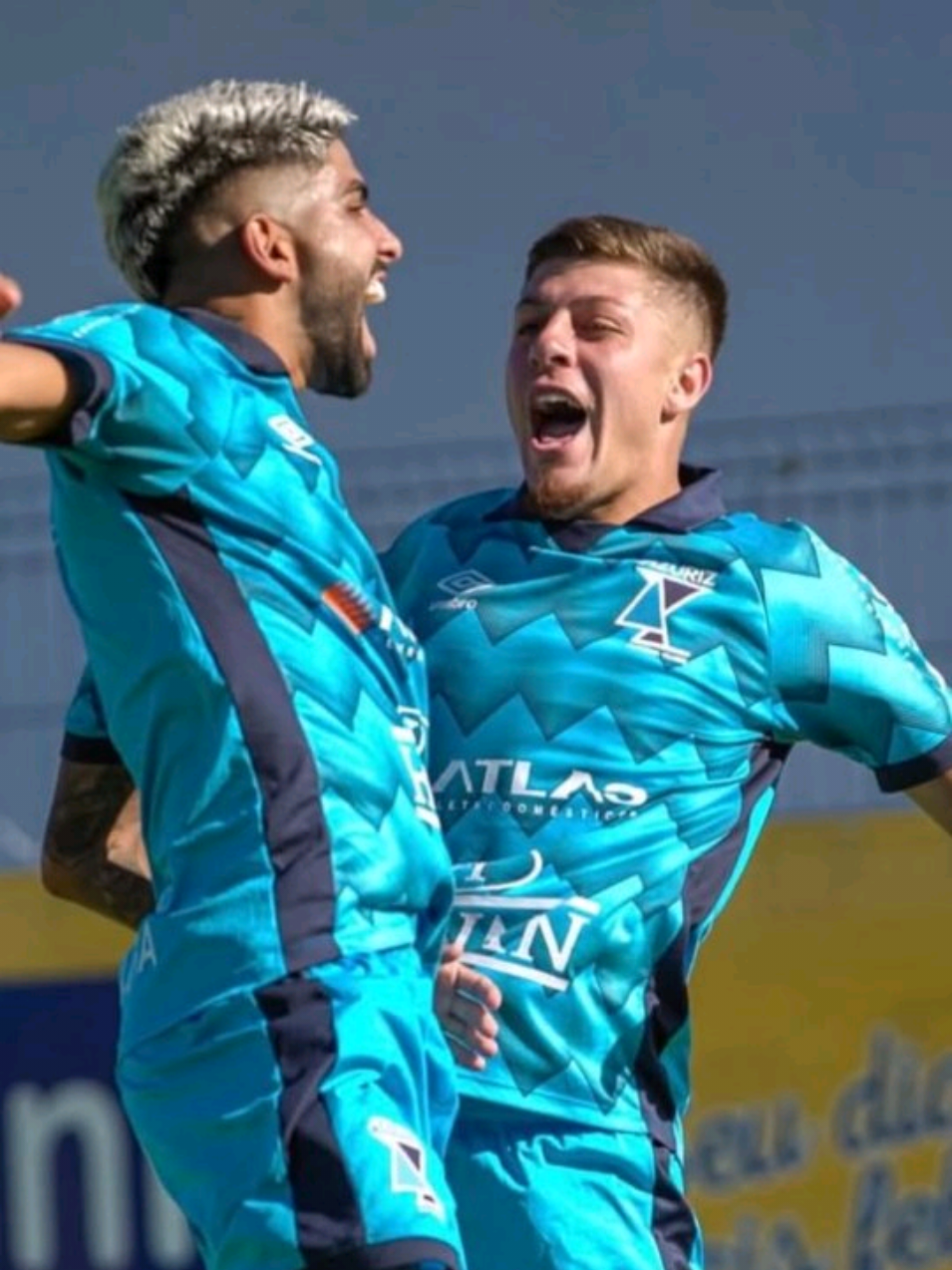@AZURIZ MIL GRAU