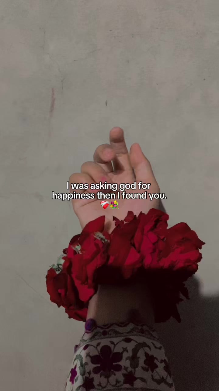 @️ᥫ᭡𝐄𝐒𝐇𝐀👅🤞