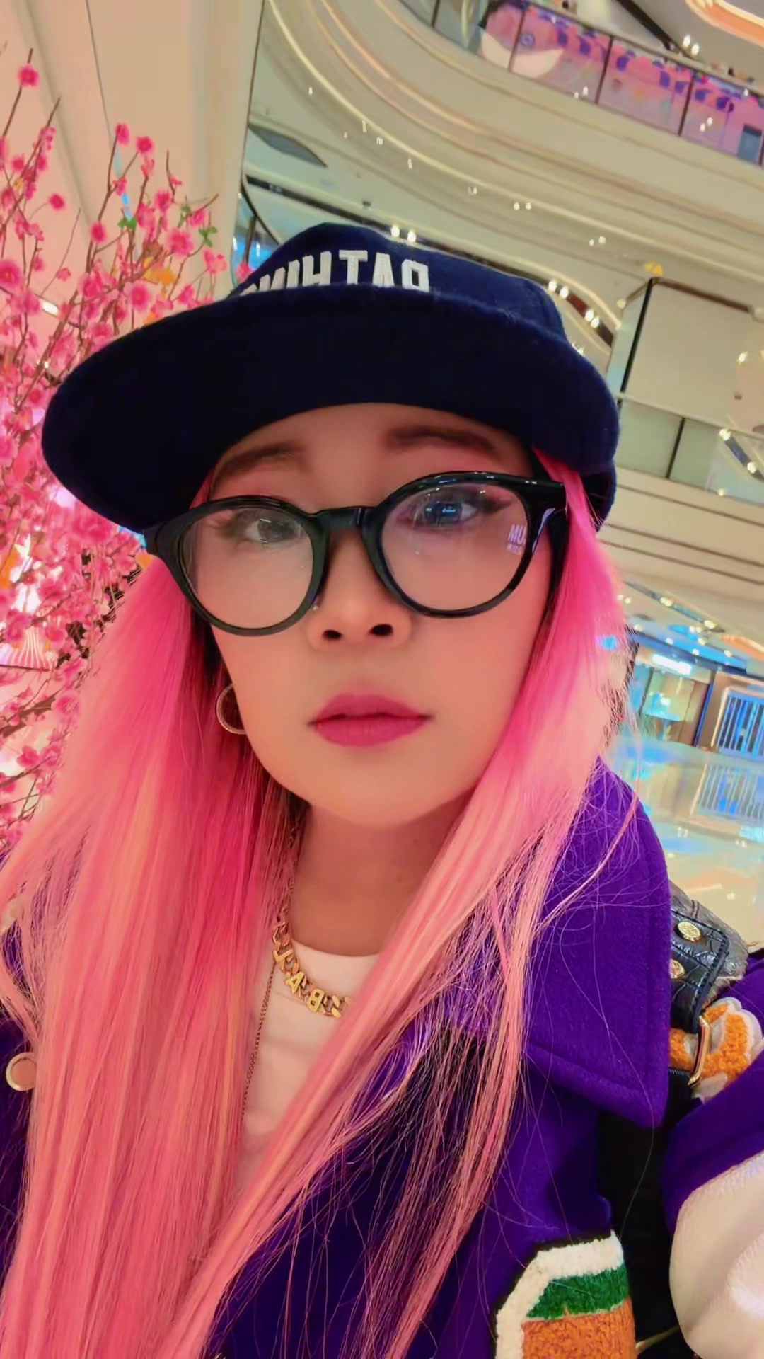 @XhieMaoMao