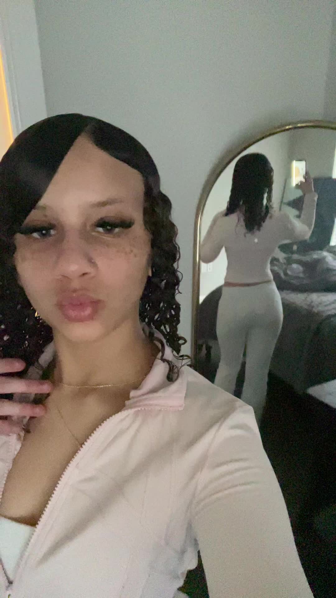 @￶