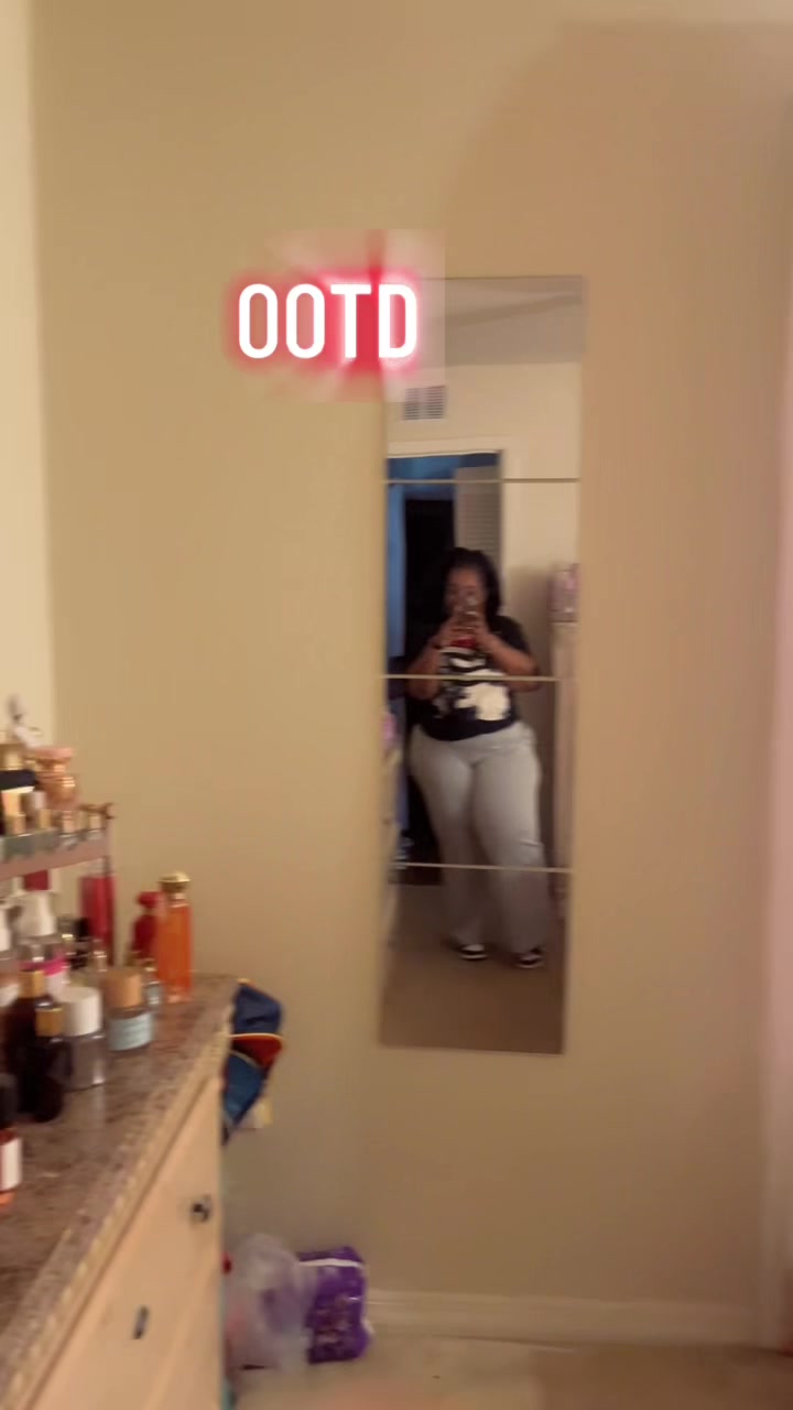 @Niki_Babi
