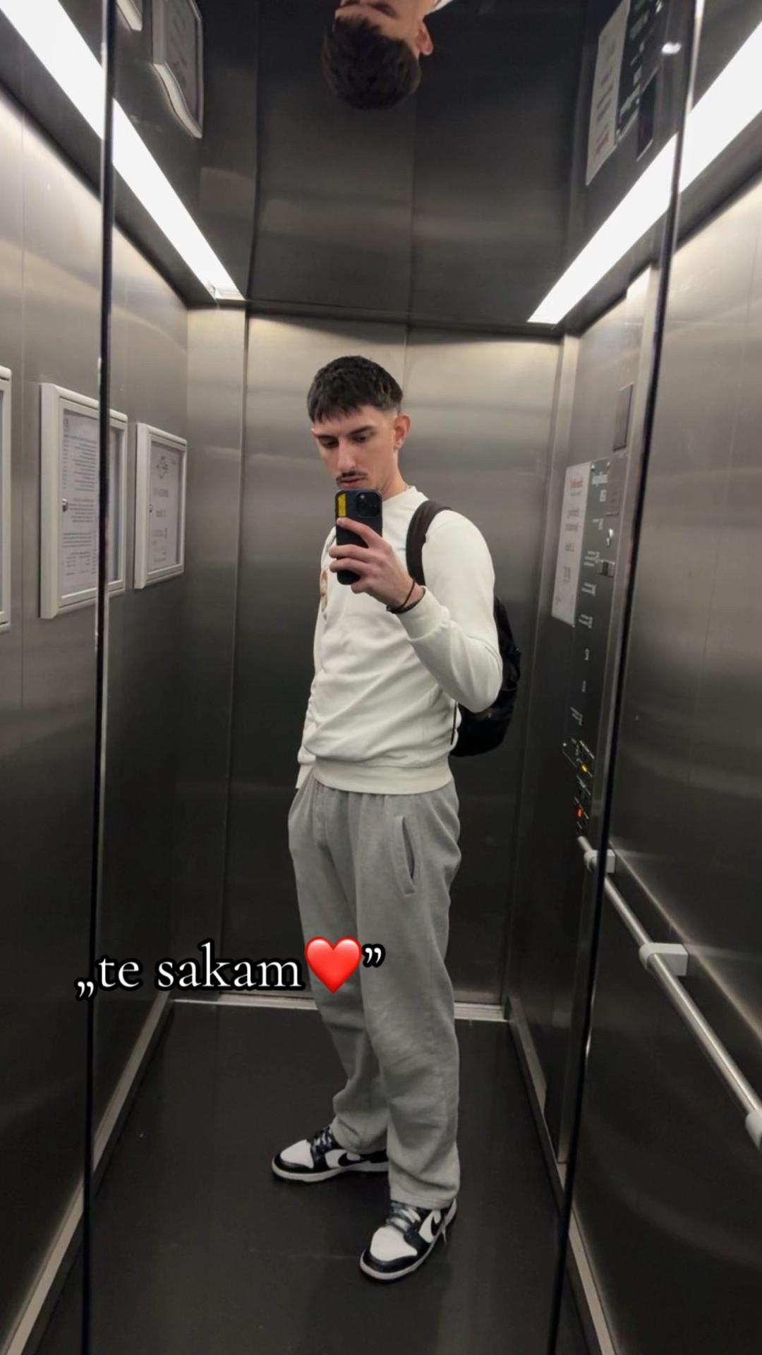 @𝓜𝓪𝓻𝓲𝓳𝓪🇲🇰