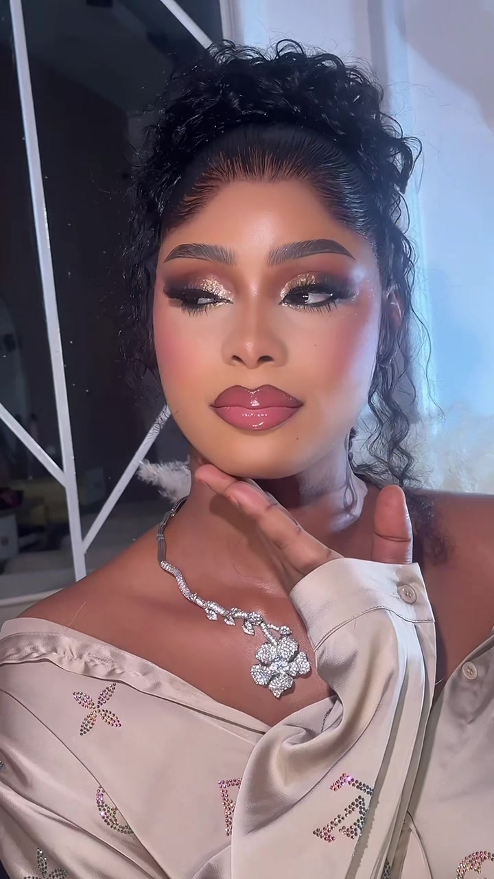 @Dija_and_Aisha