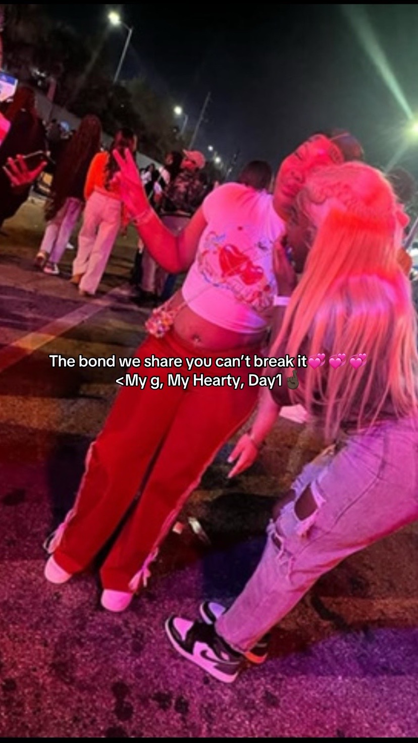 @🍫