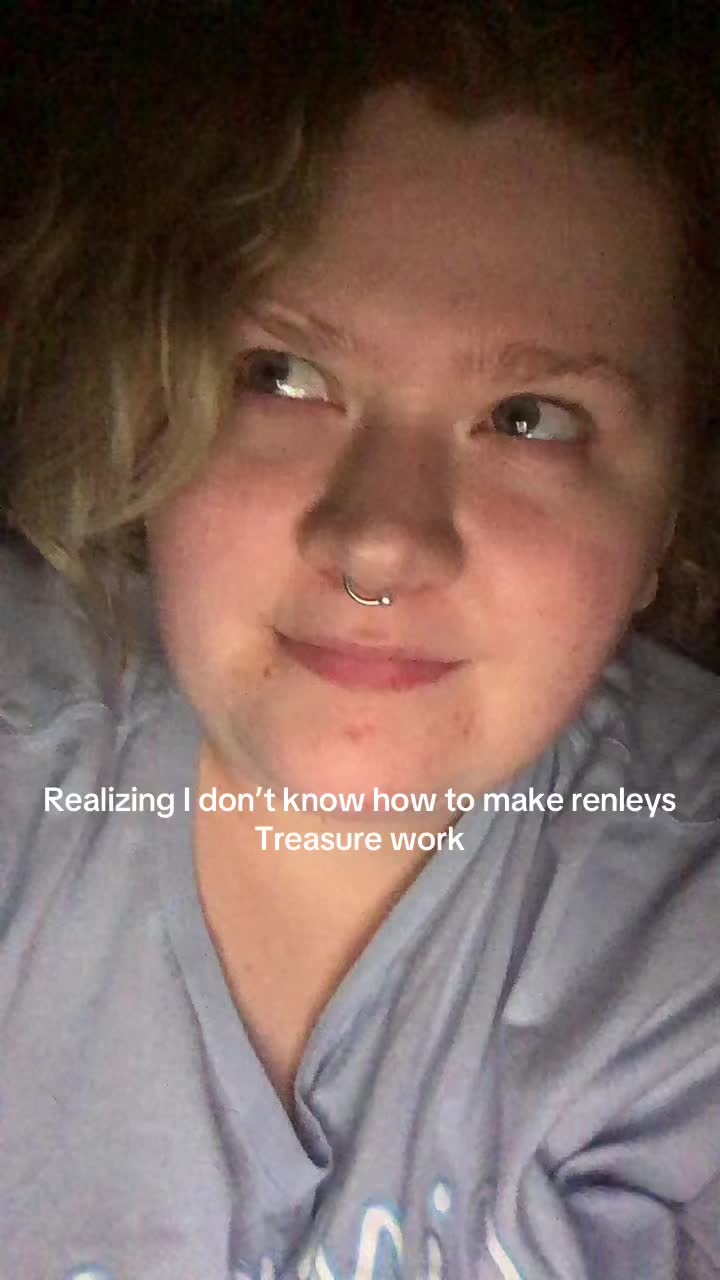 @𝓕𝓾𝔃𝔃𝔂 <3
