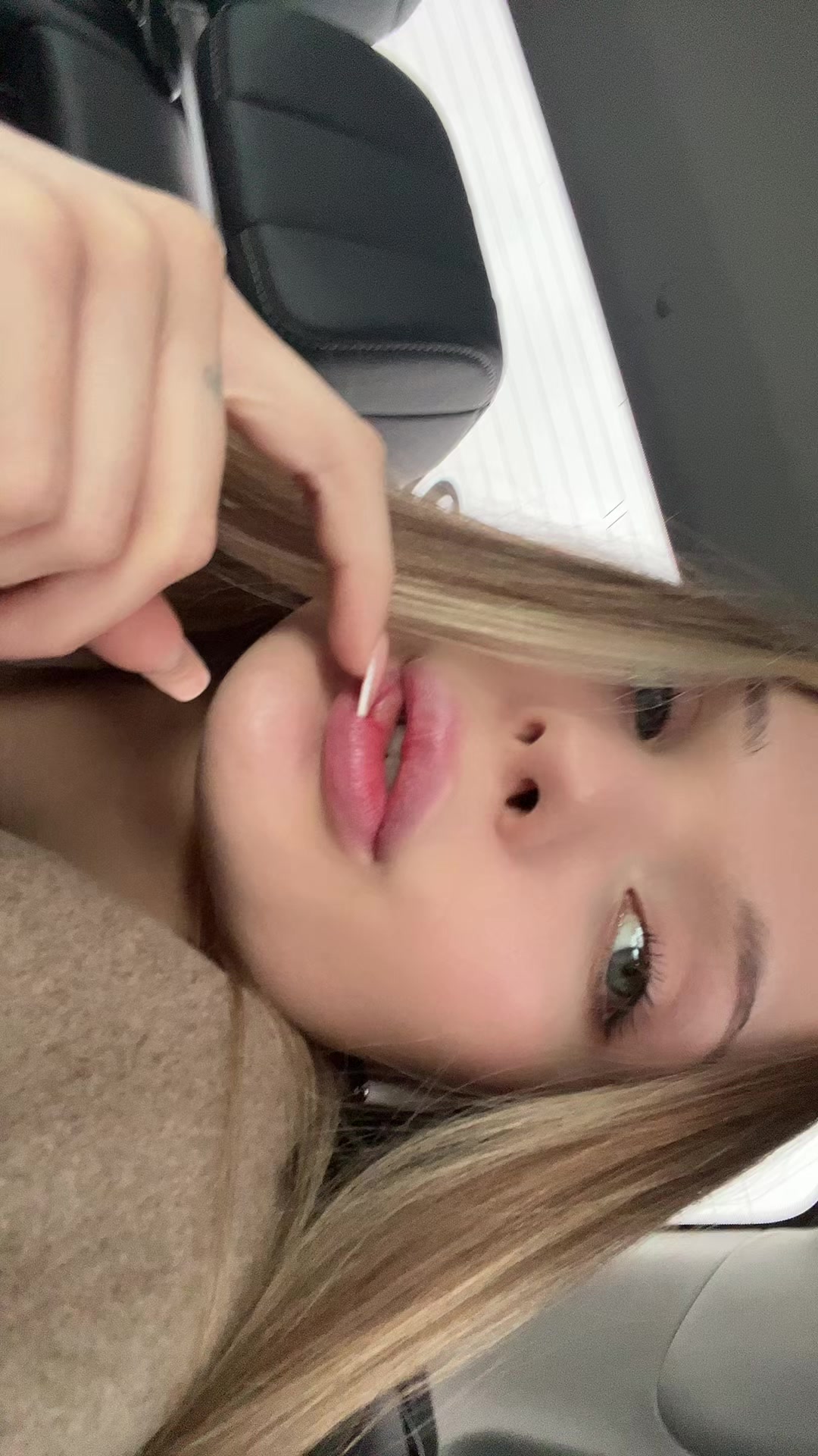 @Мари