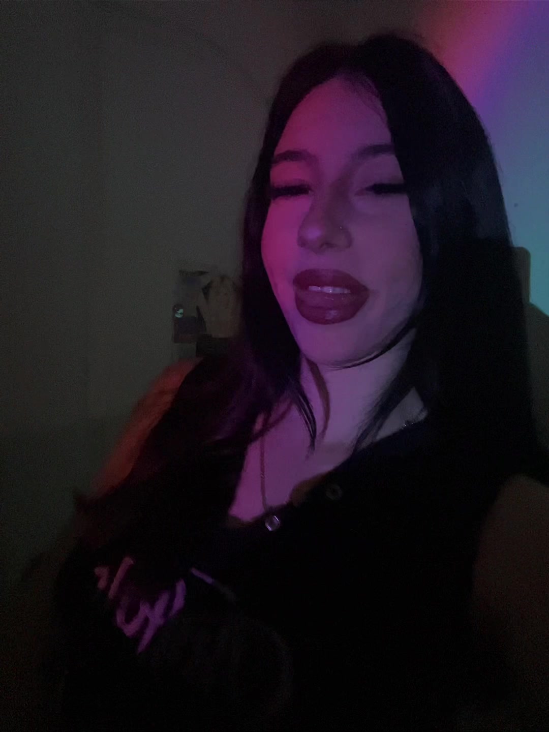 @🫦