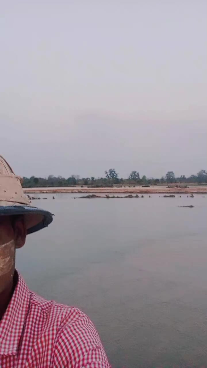 @8/နက်မောက်သားလေး