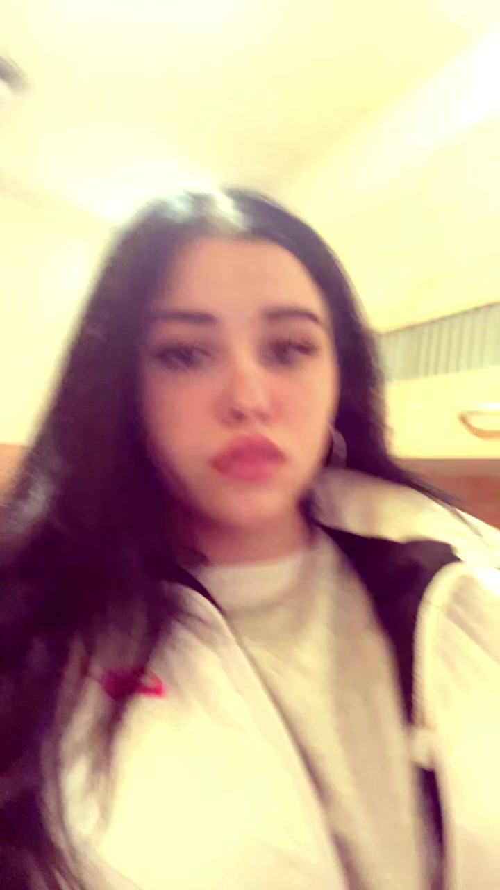 @neeveenica