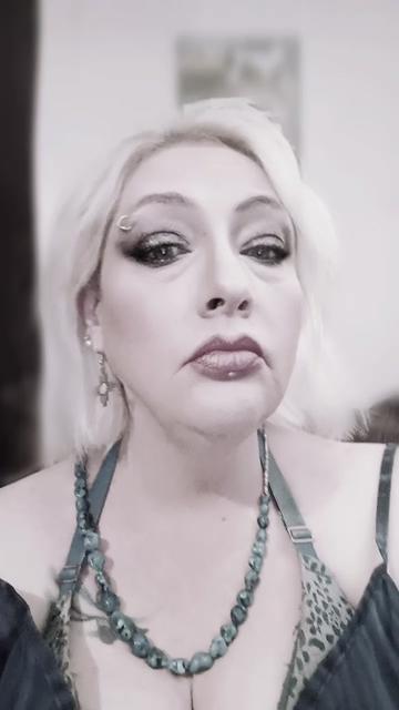 @ACrazyCatLady82