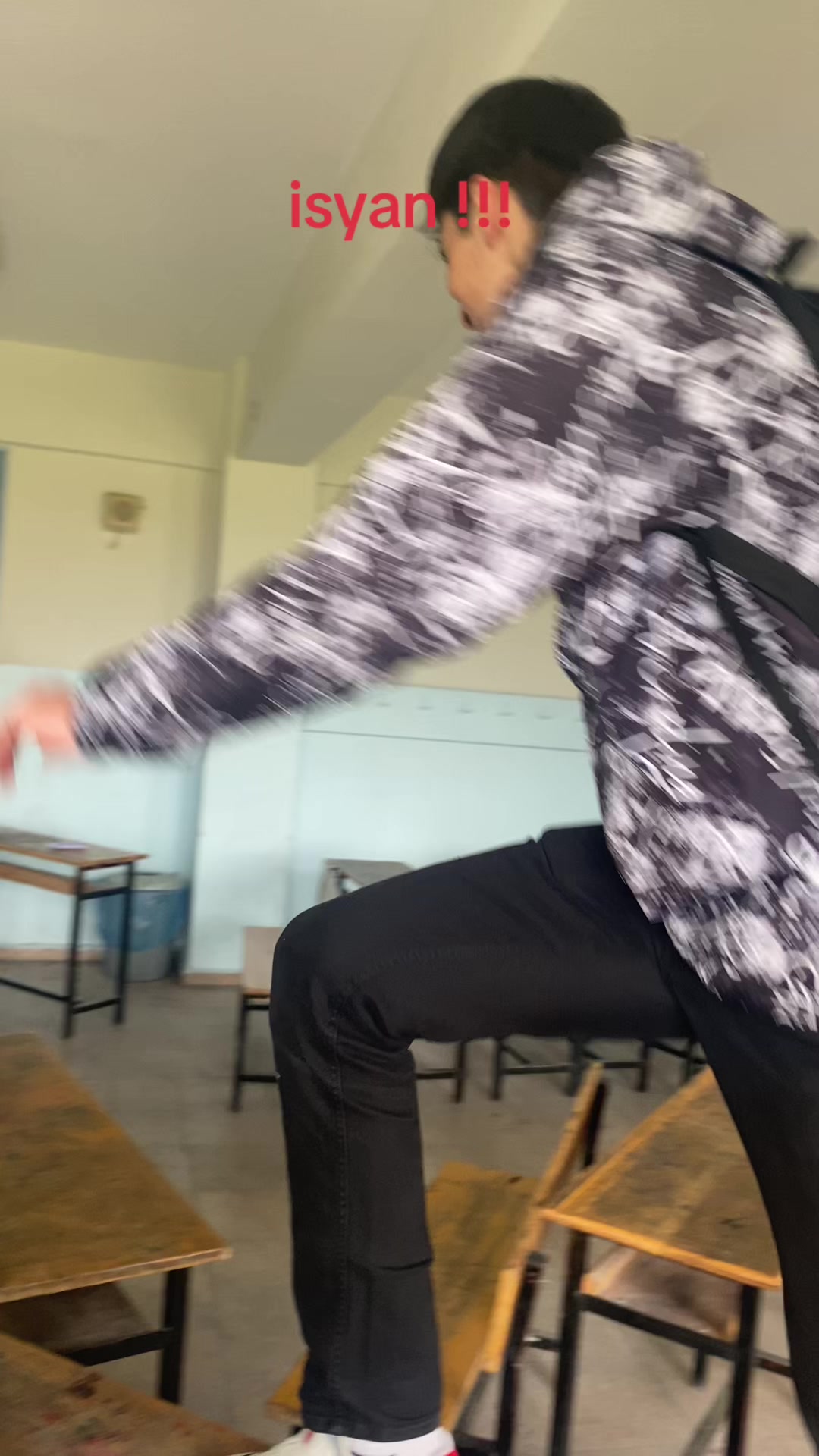 @11 / E