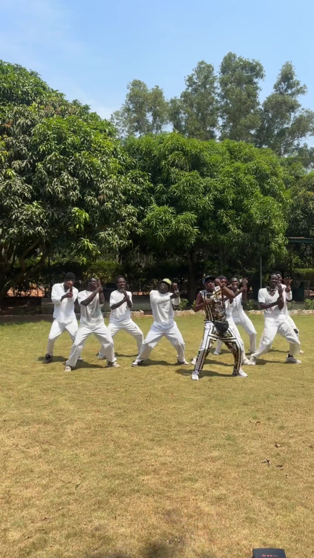 @LES L&Eacute;GENDAIRES🇧🇯