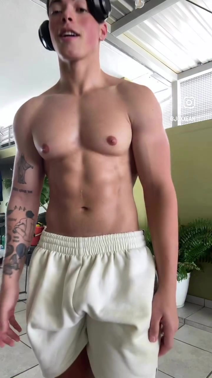 @GayMomentsTiktok