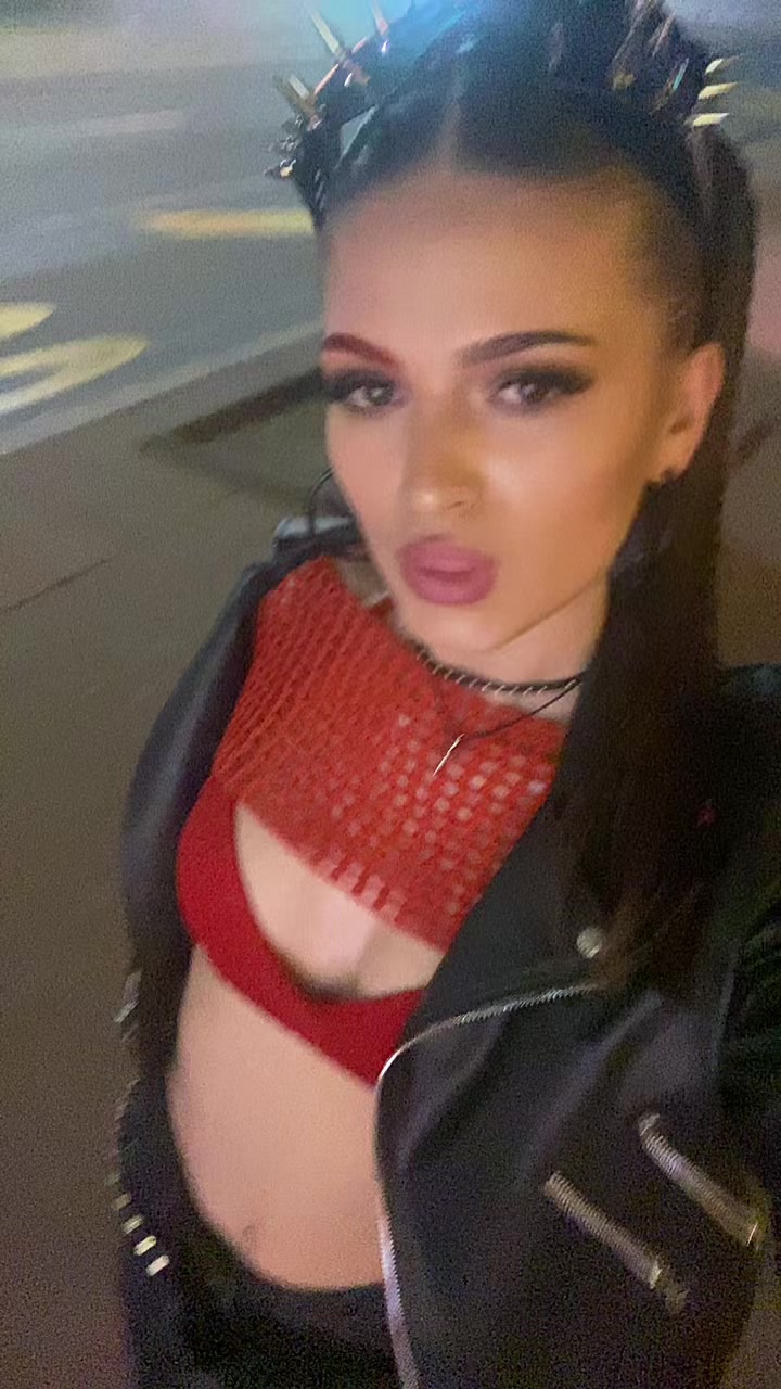 @Леонтина