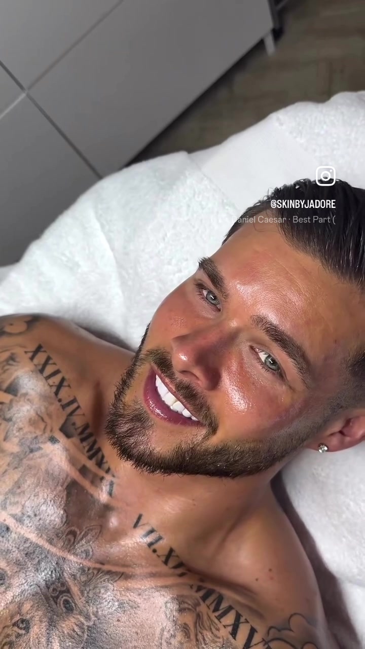 @GayMomentsTiktok