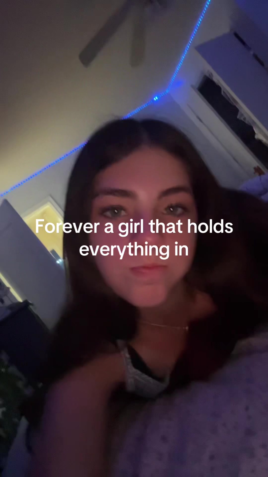 @???