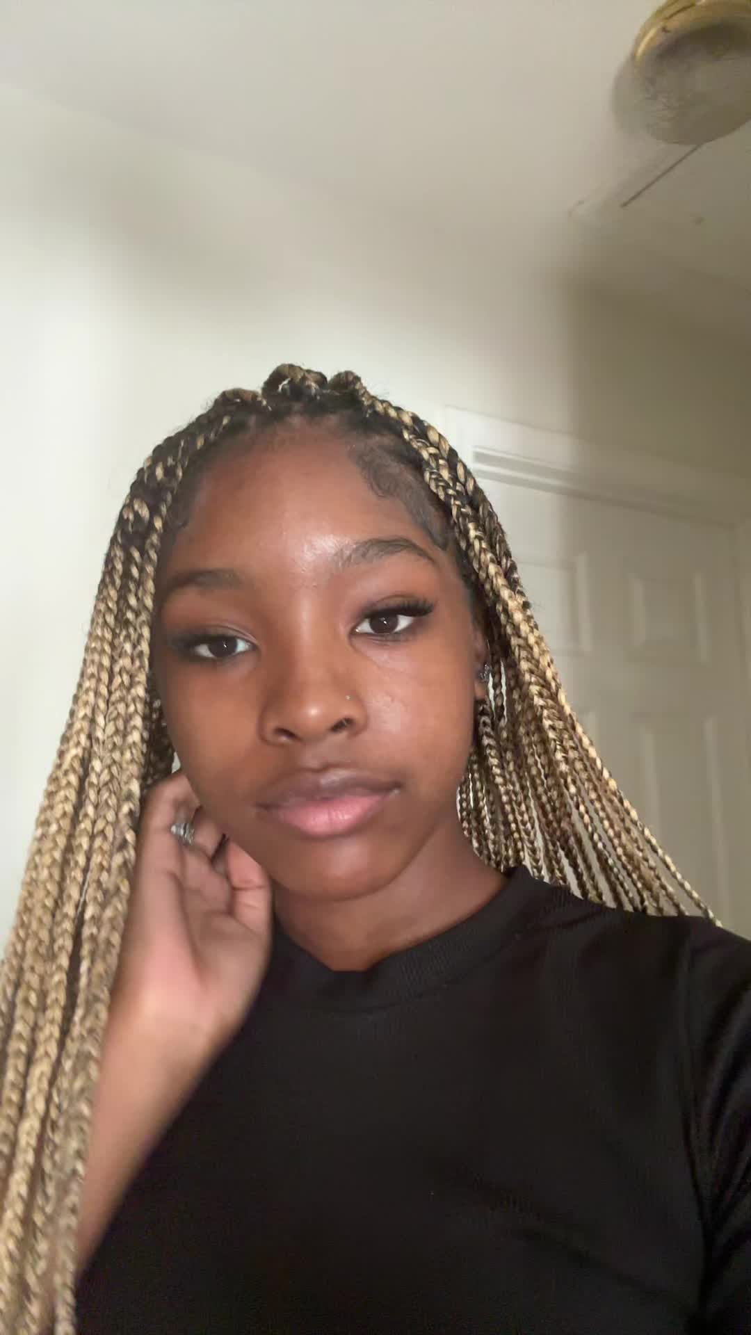 @⃟