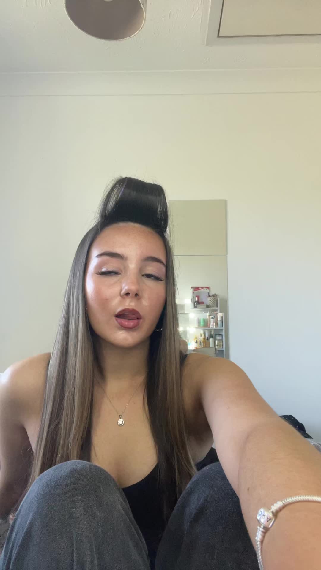 @leahhh.privz