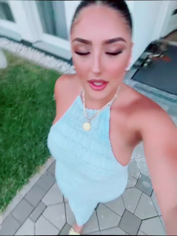 @madalina_aandrei0