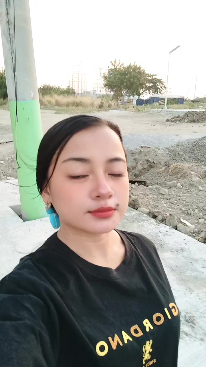 @Queen R's