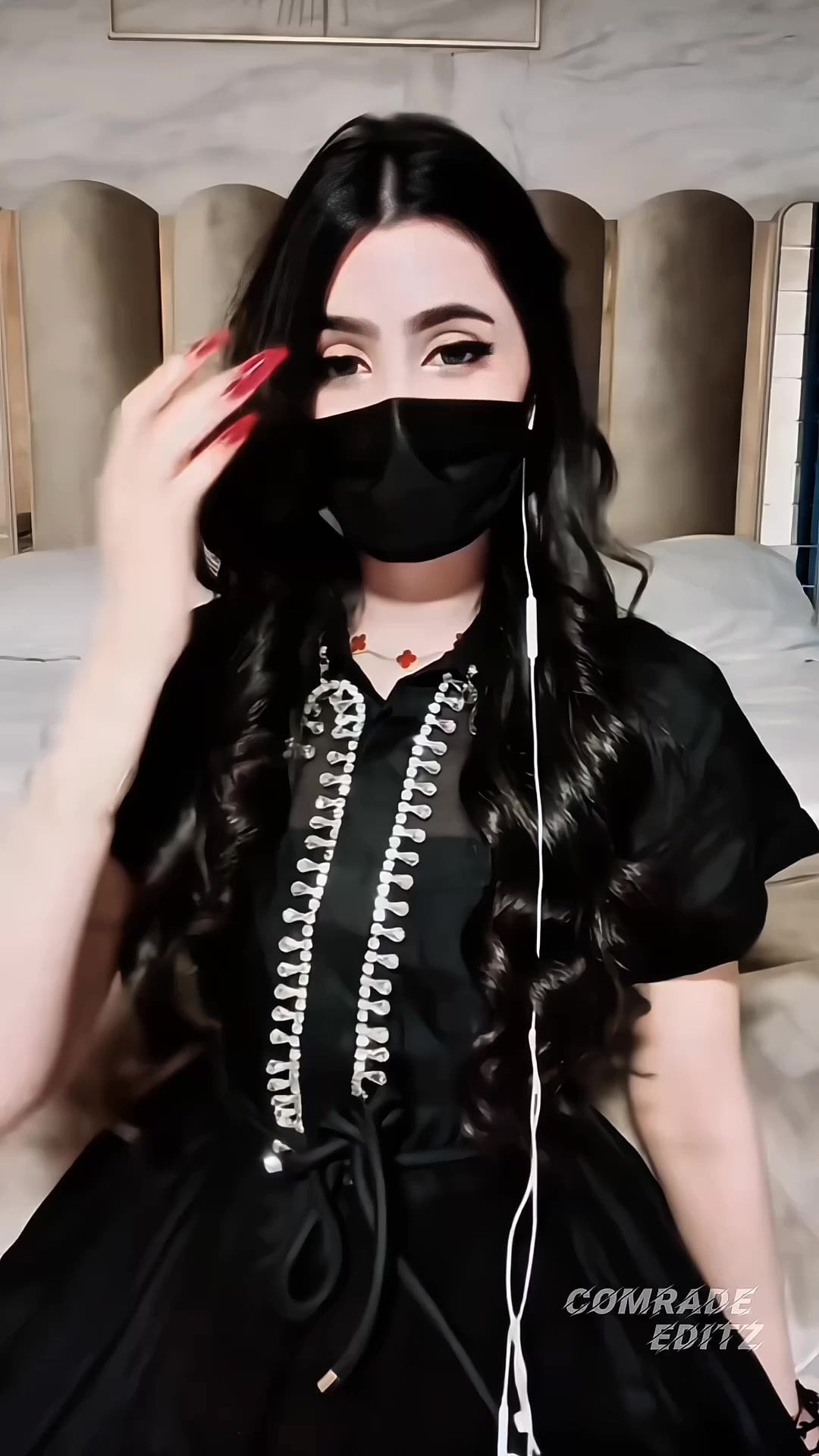 @𝐂𝐎𝐌𝐑𝐀𝐃𝐄