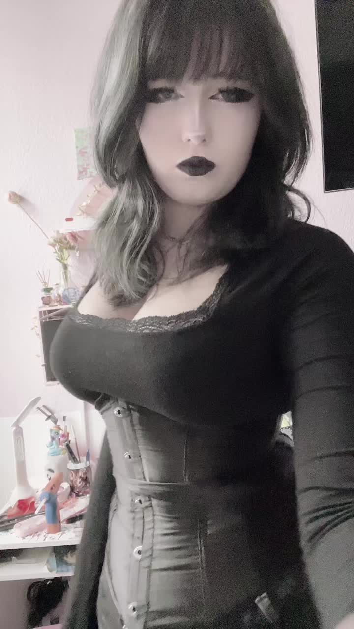 @Loulovescigarettes☭