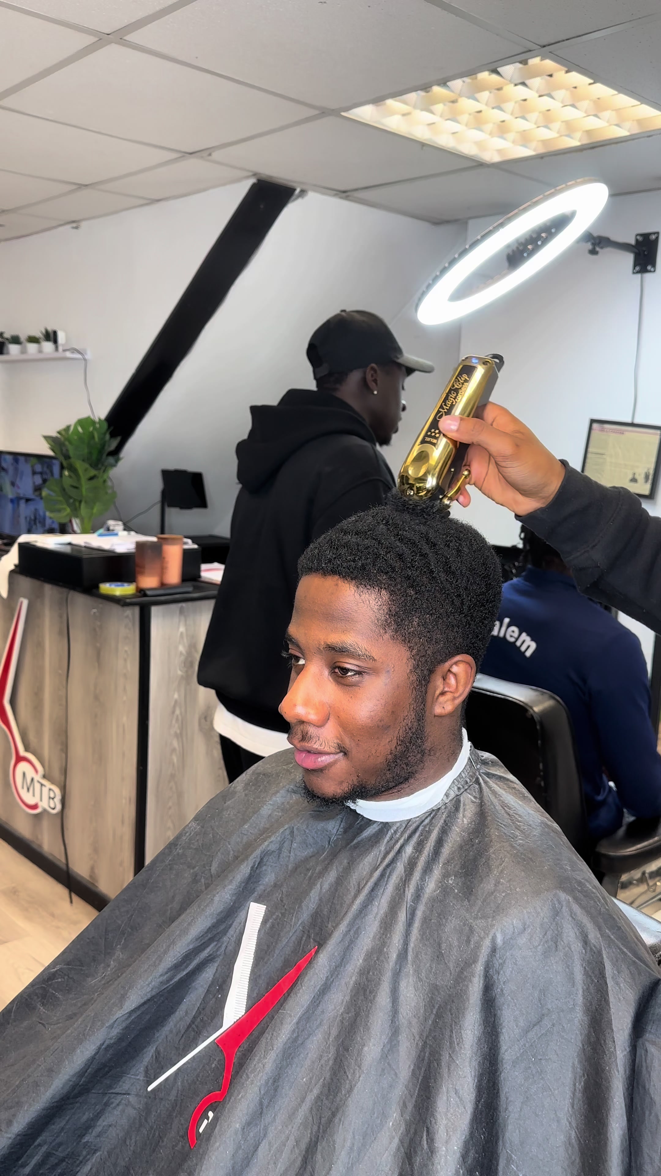@10 Cutz
