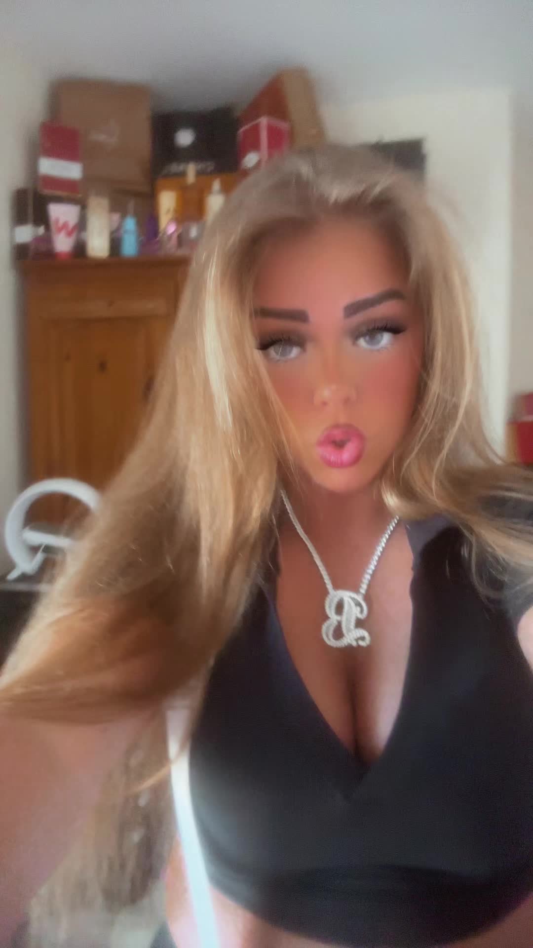 @ℬ𝓁𝒶𝒸𝓀𝒶𝓃𝓃𝓈𝒷𝒾𝒹𝒹𝓎😚