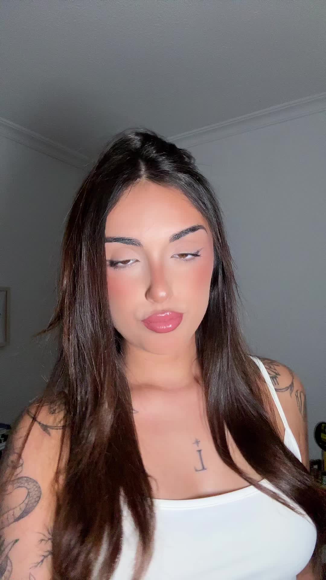 @Laurita🕷️