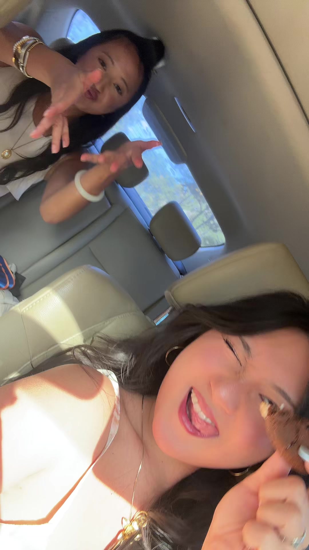 @👩🏻🔬