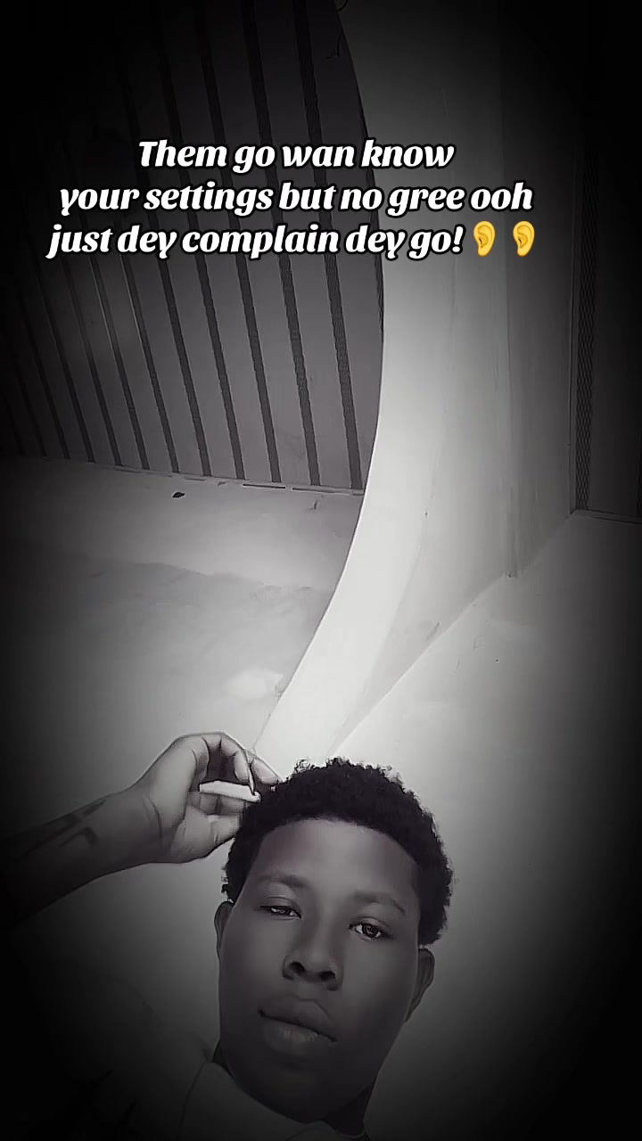 @👻STAY WEIRD👻