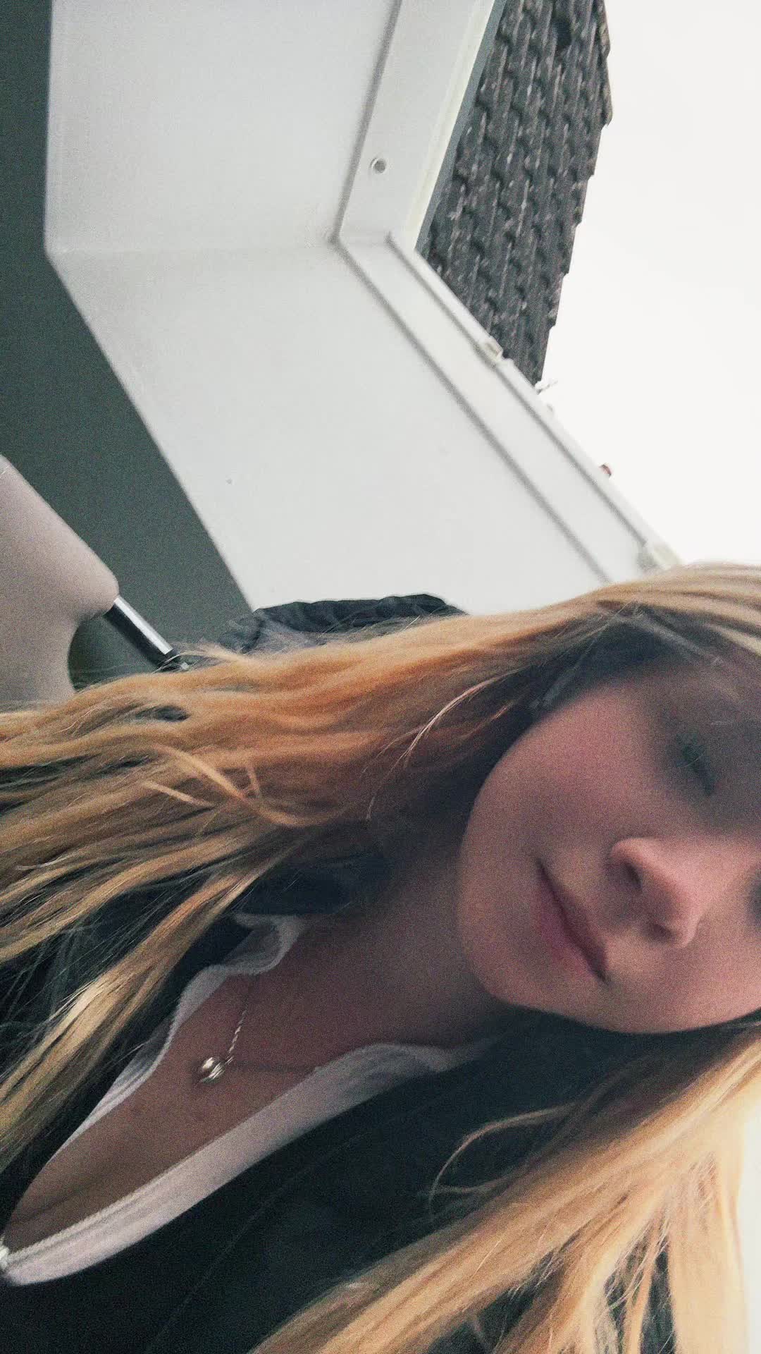 @Laura 🖤 🧸
