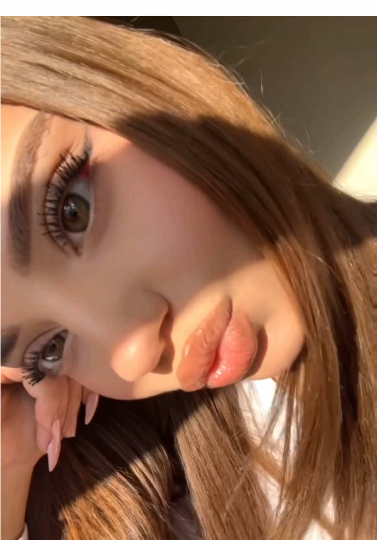 @𝐅𝐥𝐚𝐯𝐢𝐚♡