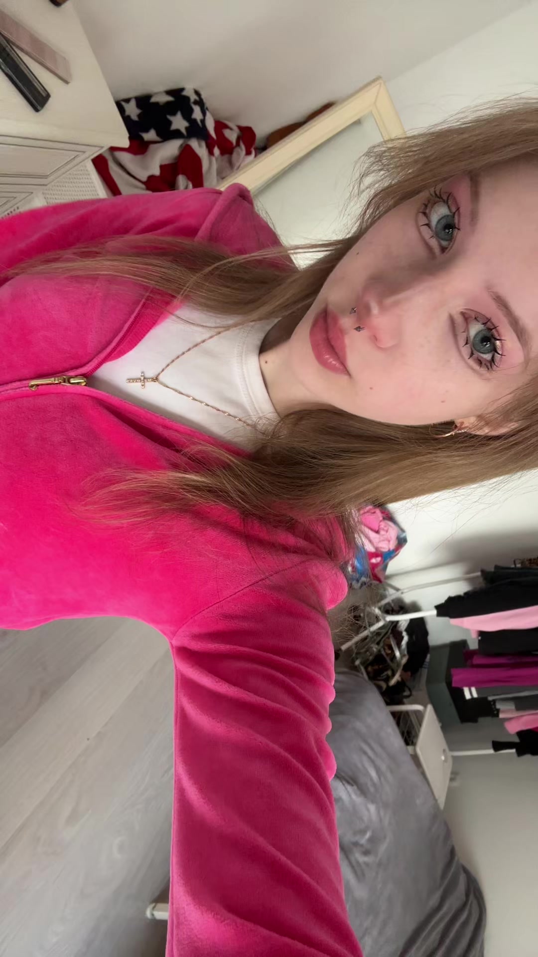 @>_*