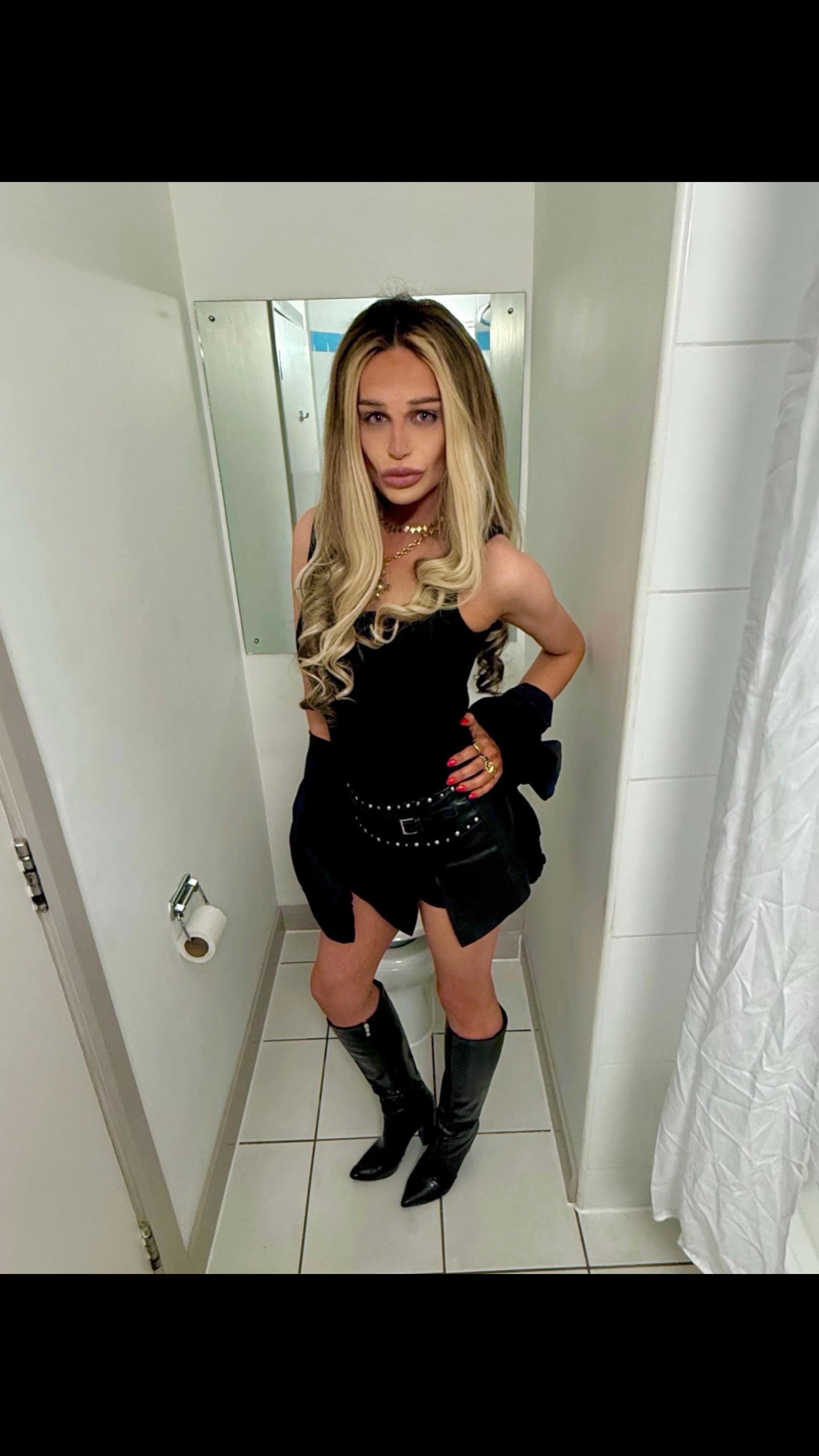 @Fabiana Rose