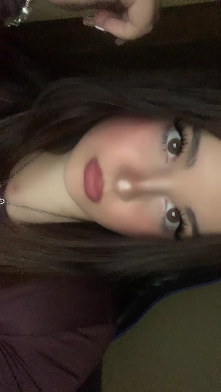 @𝒱&bull;🦢