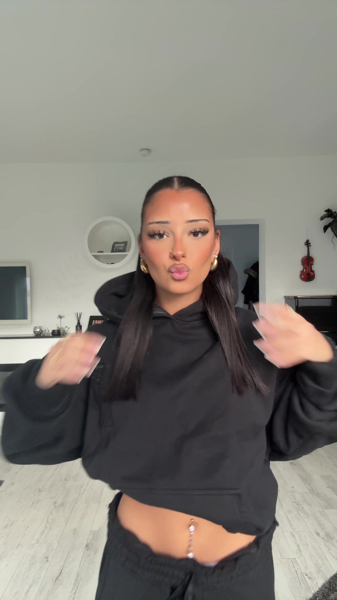@elissa
