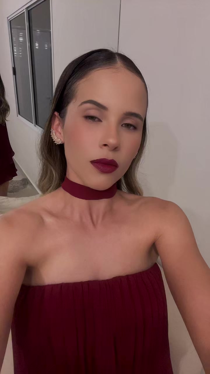 @Thayn&aacute;BG